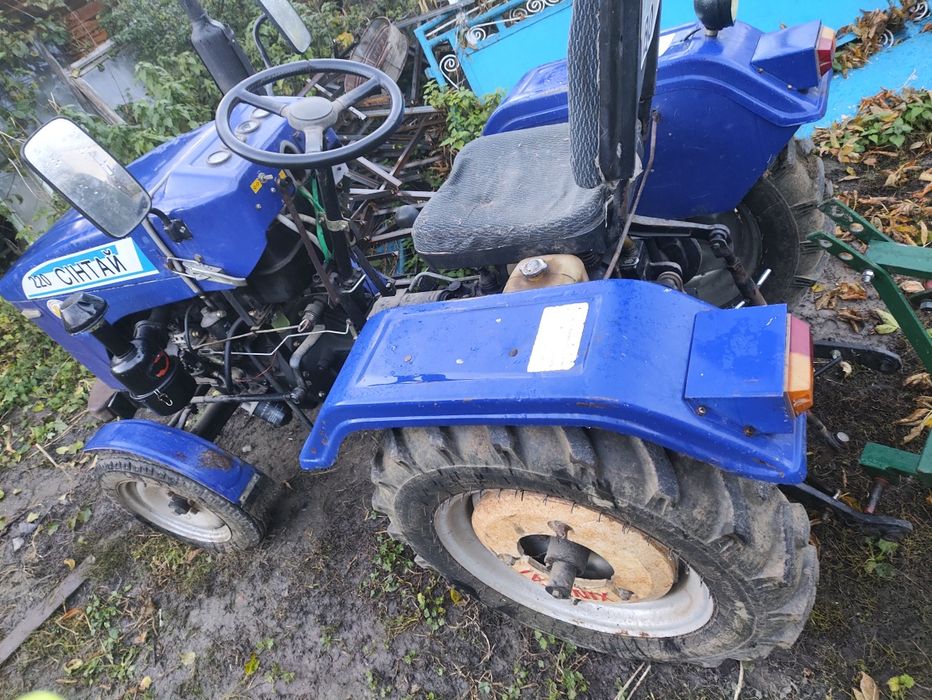 Трактор XINGTAi- сінтай 220 2011р.в з навісним..