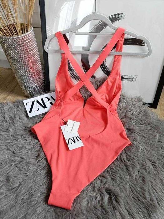 Купальник із перехрещеними ззаду бретелями від zara, розмір м