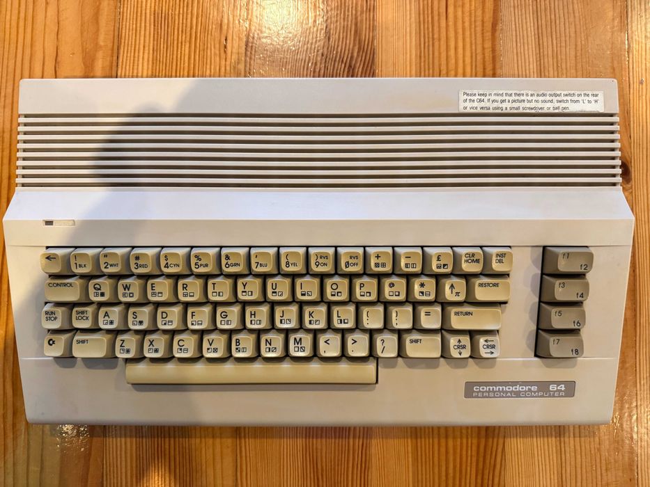 Commodore 64C sprawny – kultowy retro komputer – stan bardzo dobry #2