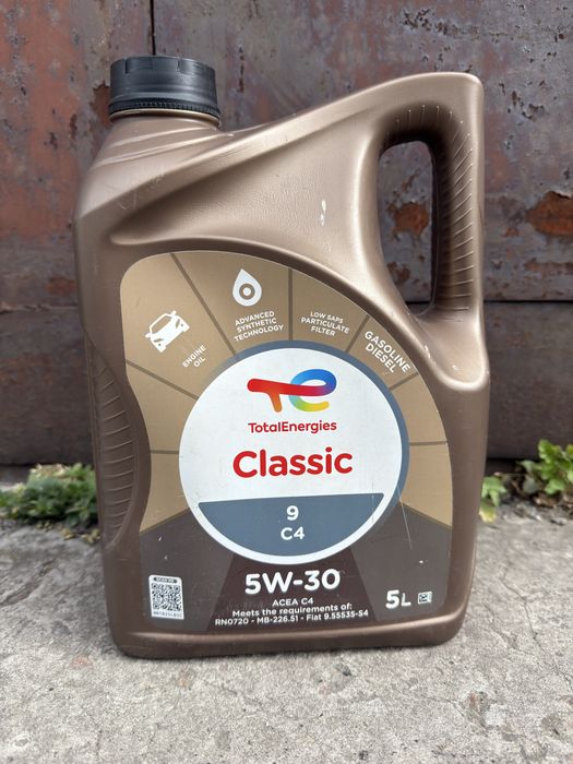 Олива моторна TotalEnergies Classic 9 C4 5W-30 масло