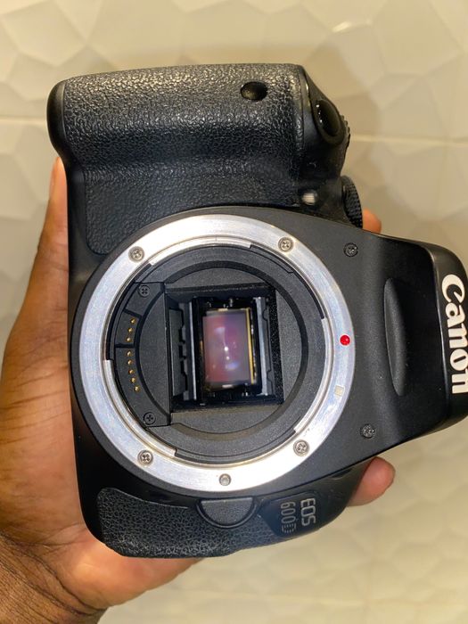 Canon 600D with lens
