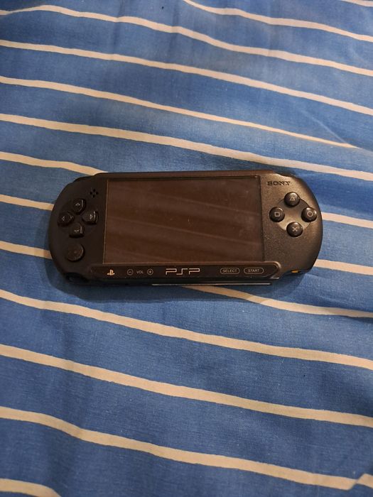 PSP modelo "PSP-E1004"