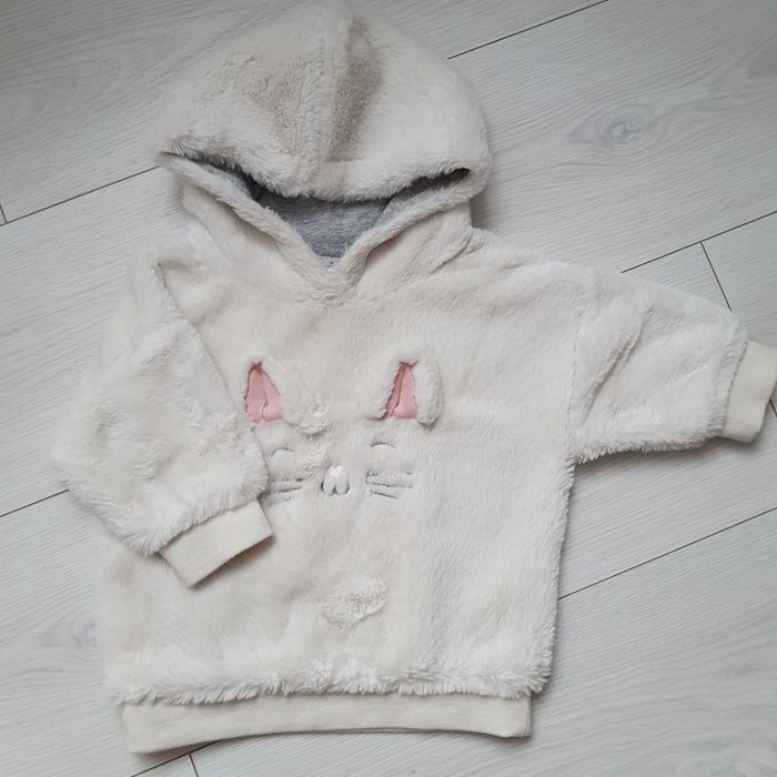 Кофточка с капюшоном