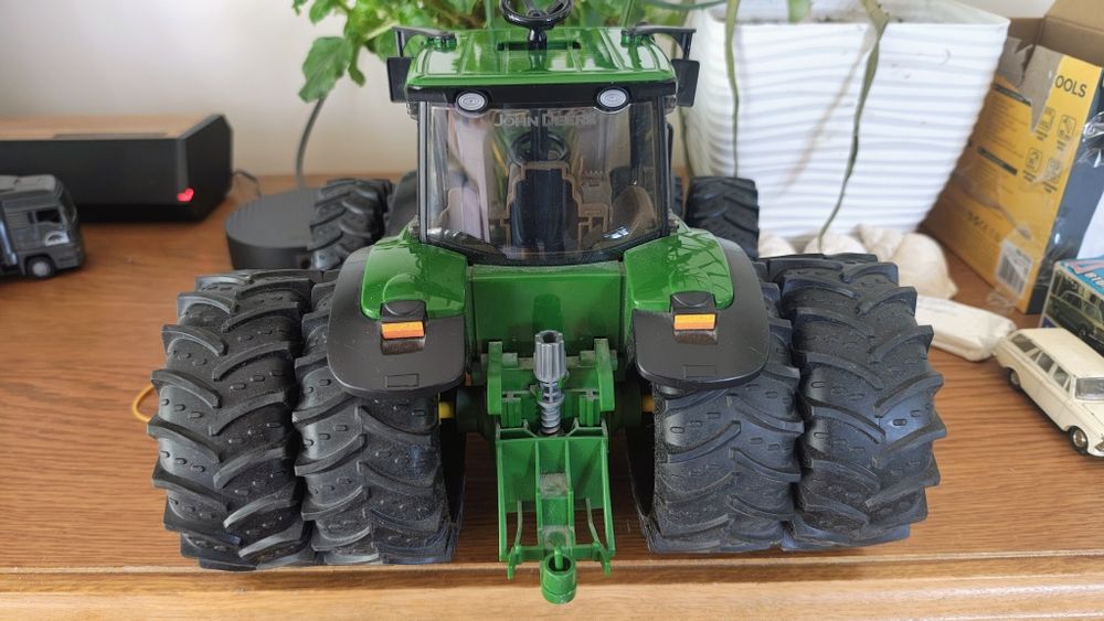 Bruder traktor john deere