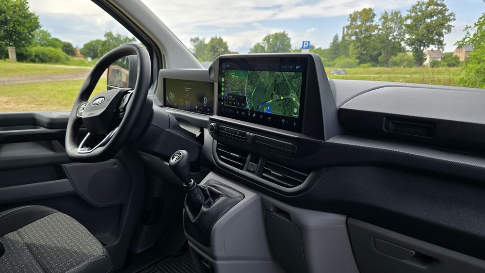 Wynajem busa osobowego-wypożyczalnia busów Fordy Custom 8-9 os