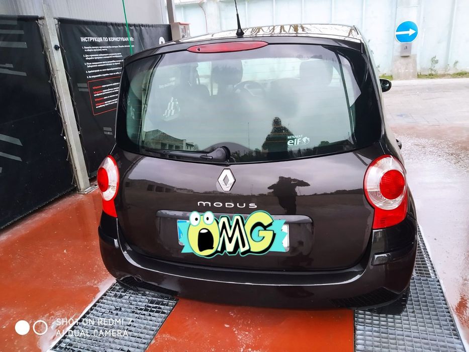 Автомобіль  Renault