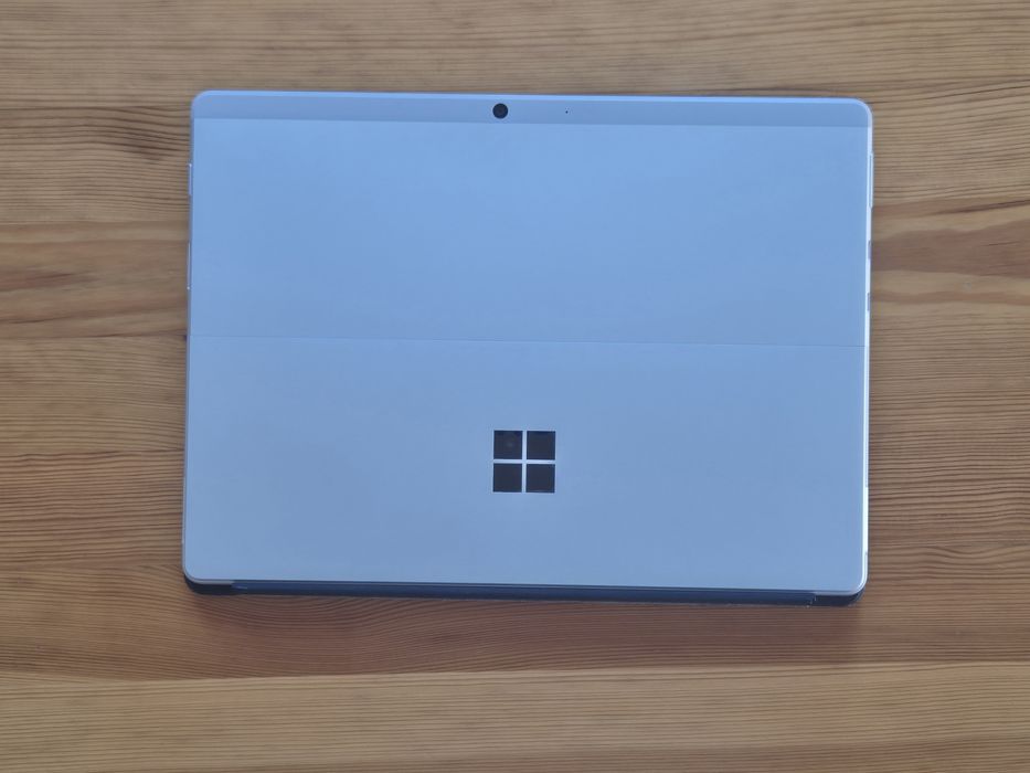 Microsoft Surface pro X + klawiatura + slim pen