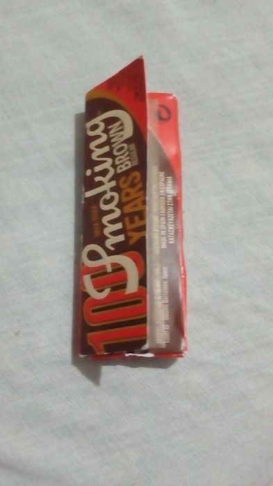 Vendo caixas de 50 pacotes de Mortalhas Smokingcastanhas/azuis.ven fil