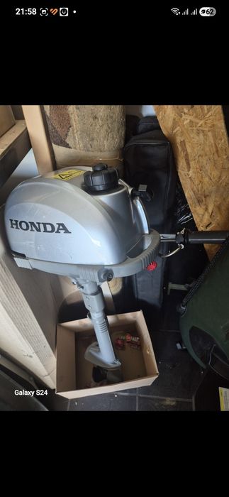 Ponton plus silnik Honda