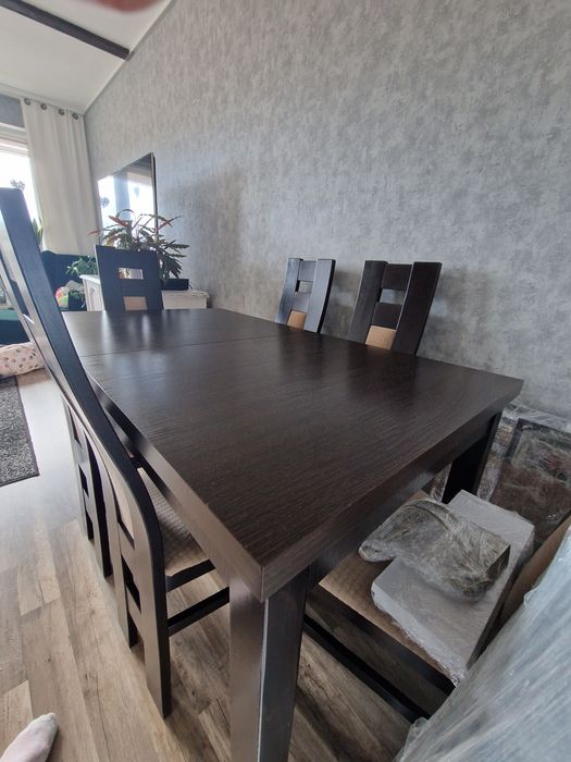 Komplet stół plus 6 krzeseł