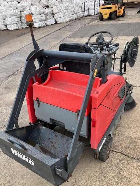 Ogłoszenie sprzedaży zamiatarek Hako Jonas 980 E, 900 E oraz 980 V