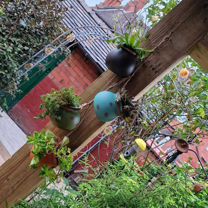 Zestaw wiszących doniczek na sznurku na taras balkon dekoracja