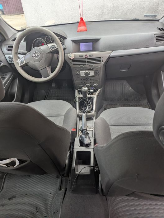 Opel Astra H 1,6 бензин