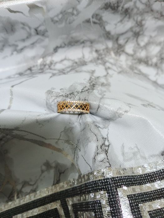 Дуже гарне ,чудове золоте колечко зроблено під замовлення