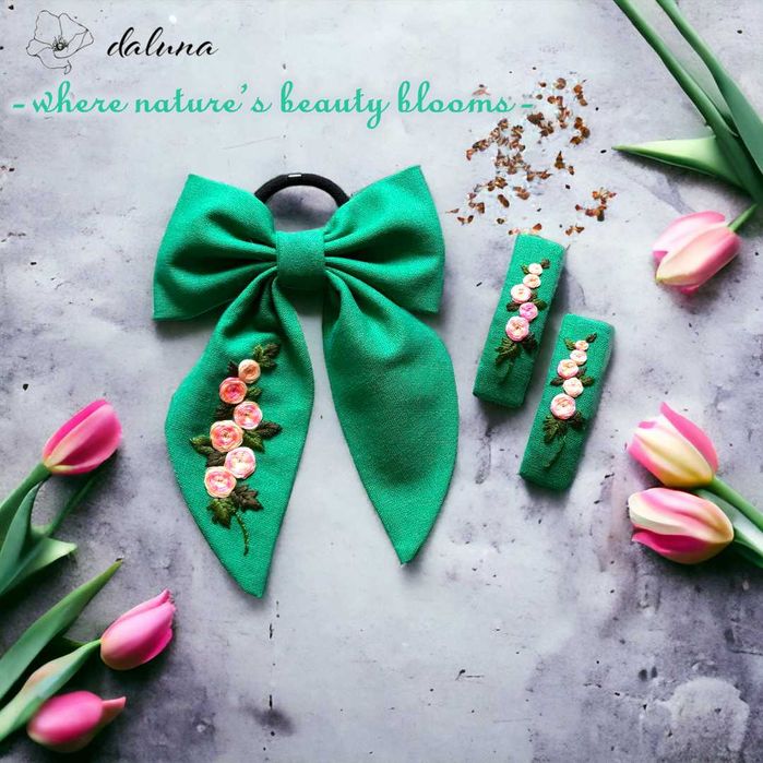 Laço e Ganchos Artesanais Bordados daluna