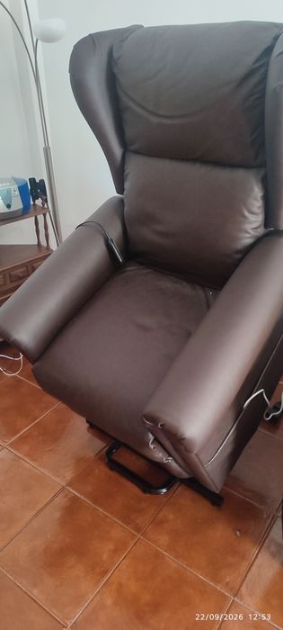 Cadeirão ortopédico reclinável e elevatório