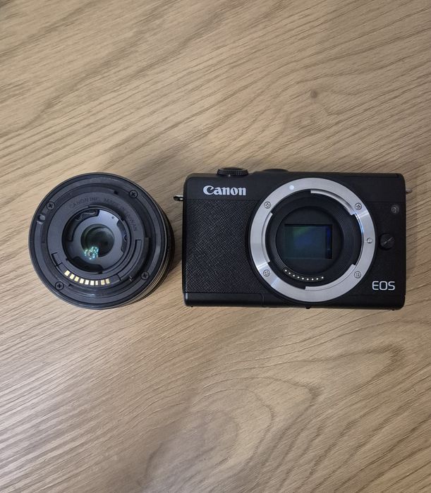 Фотоапарат Canon eos m200