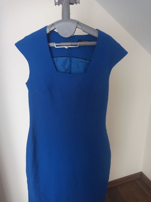 Ołówkowa sukienka midi