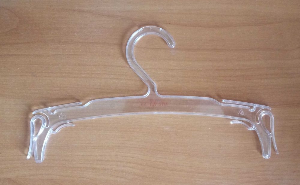 Плечики для одежды. Маникены.