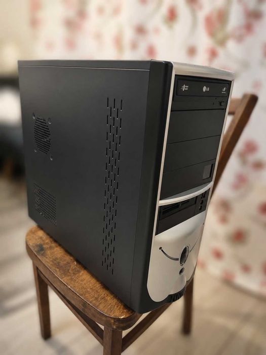 Надійний ПК для навчання, роботи та ігор (A10 4.4GHz / 12GB RAM / SSD+HDD / БЖ Chieftec 500W)