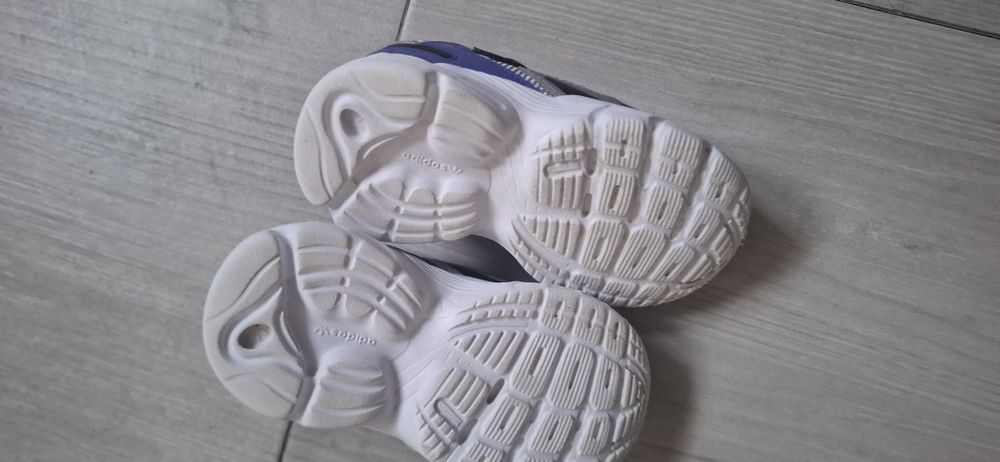 Buty dziecięce wsuwane adidas