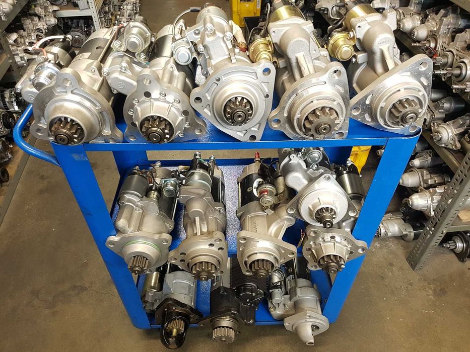 Rozrusznik Caterpillar Komatsu alternator Cummins Liebherr Hanomag Jcb