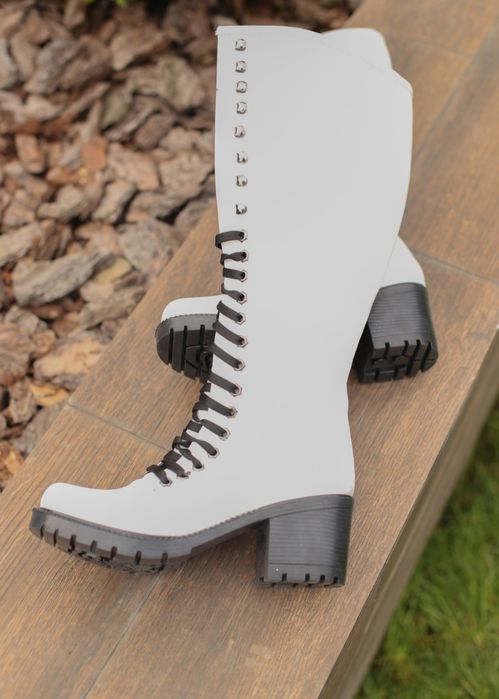 Черевики високі жіночі білі зі шнурівкою 36