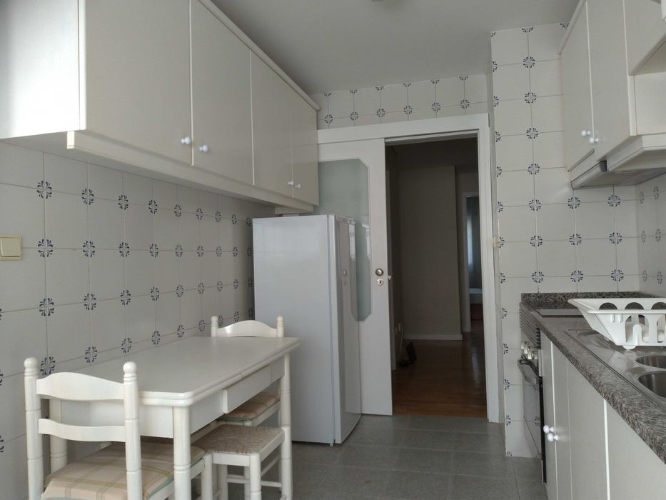 Quarto a Menina ou Rapaz | Metro | Matosinhos | Porto.