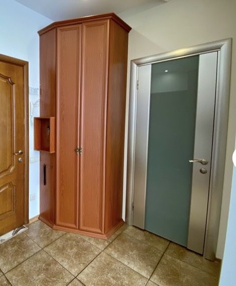 Шкаф угловой в прихожую