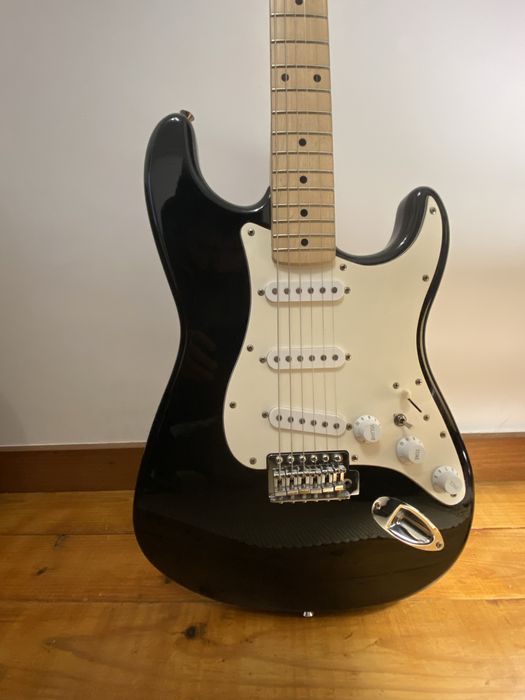 Squier Stratocaster Black (Mod Gilmour-ler descrição) - Setup Incluído