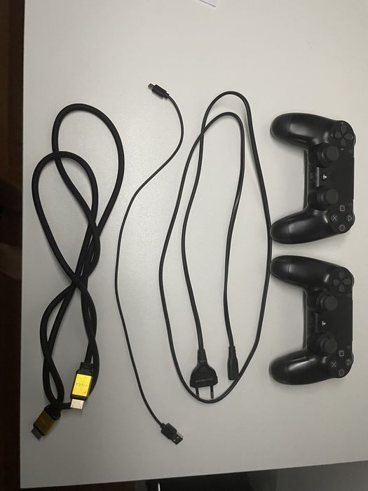 Sony PlayStation4 Slim 1TB б/в + підвіска для пс і гра Sonic Racing