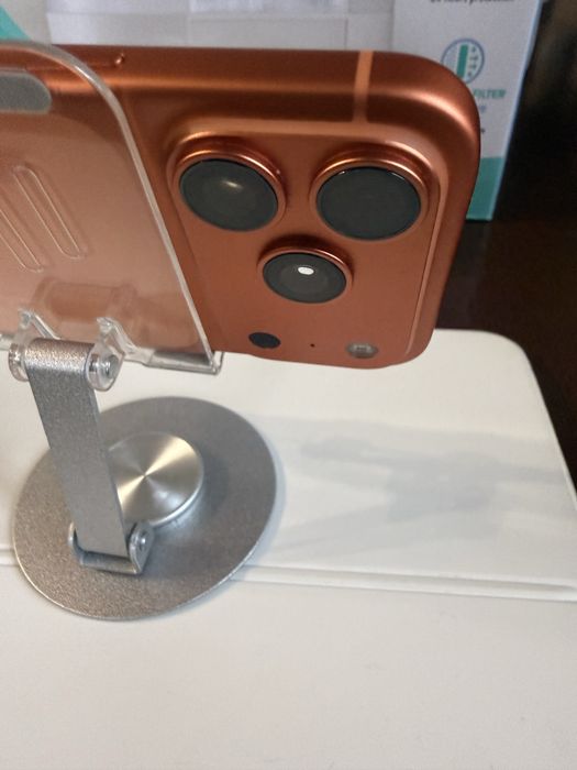 iPhone 17 pro orange(заблокований)