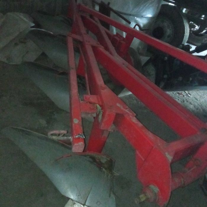 Pług 4 skibowy Jednobelkowy Oprysk Rozsiew