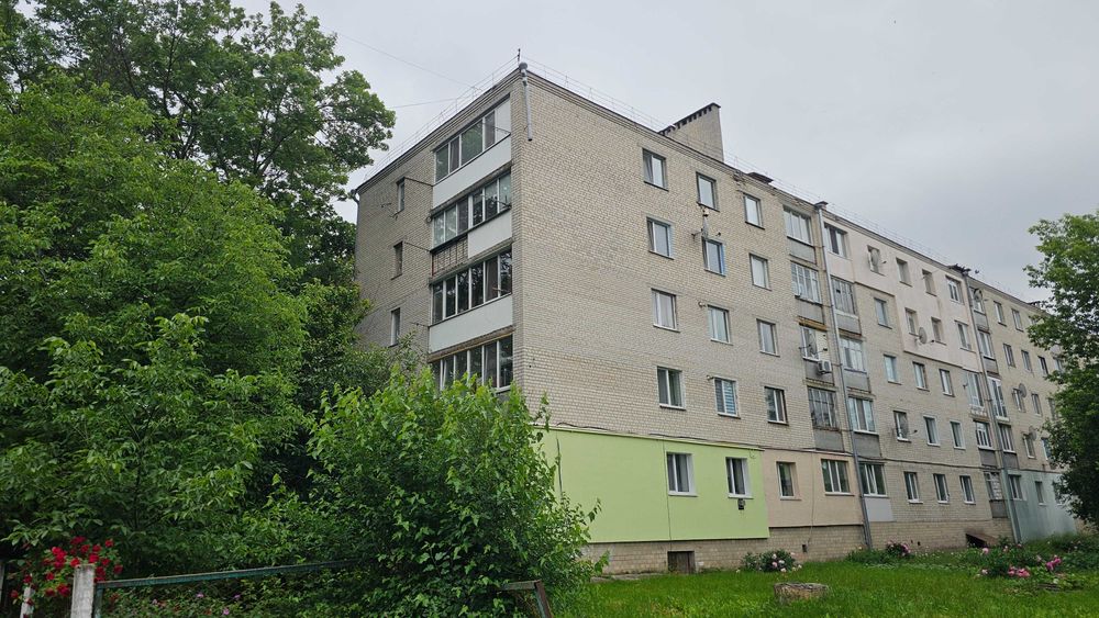 Продаж 2-кімнатної квартири в центрі Яготина (р-н Каштани)