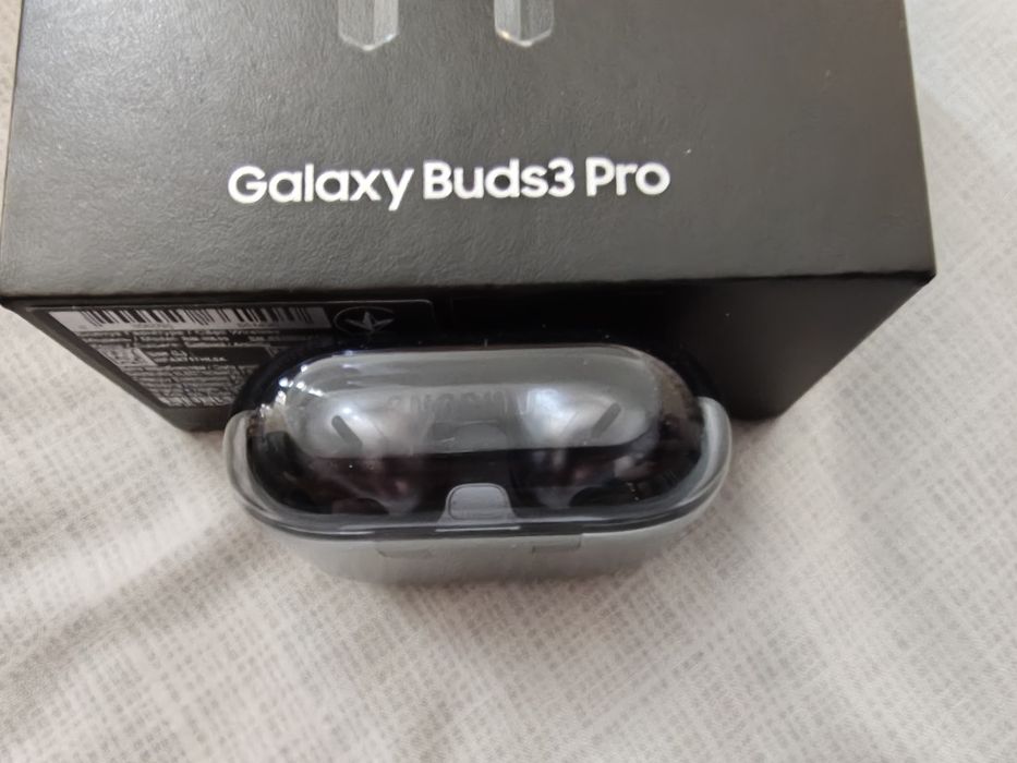 Samsung Galaxy Buds3 Pro Silver оригінал гарний стан комплект чохол