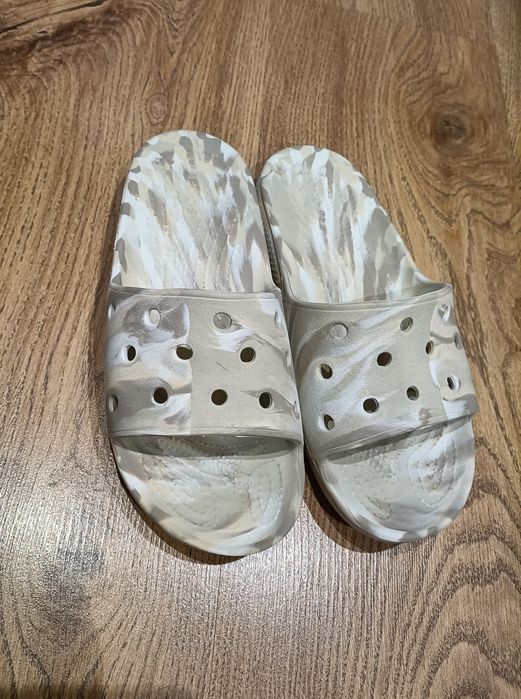 Crocs marble beżowe jak nowe 37