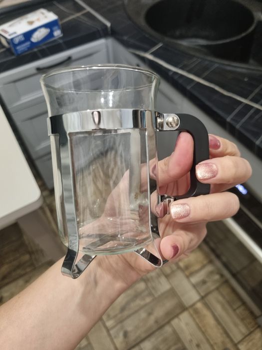 Чашка новая 250 мл на ножках