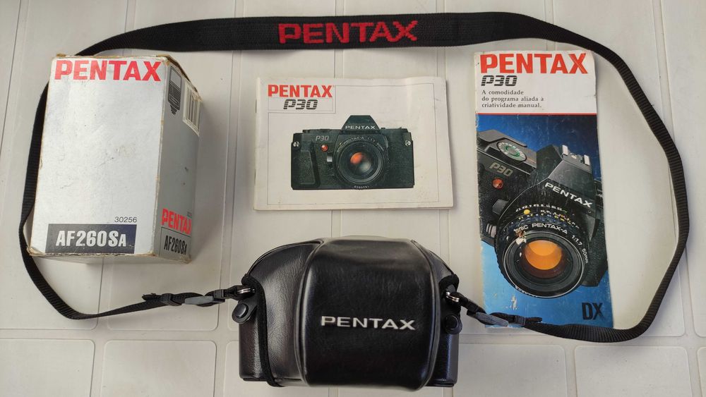 Máquina fotografica PENTAX P30 com flax PENTAX AF260Sa