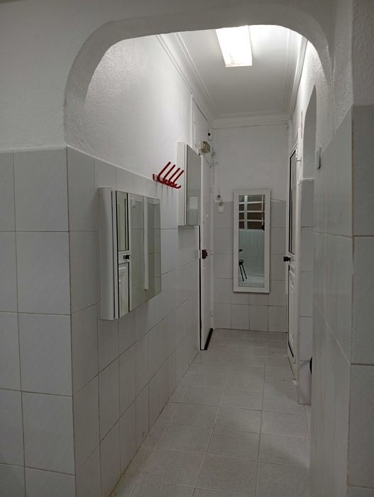 Salão de Cabeleireiro, barbeiro para Arrendar – Falagueira, Amadora