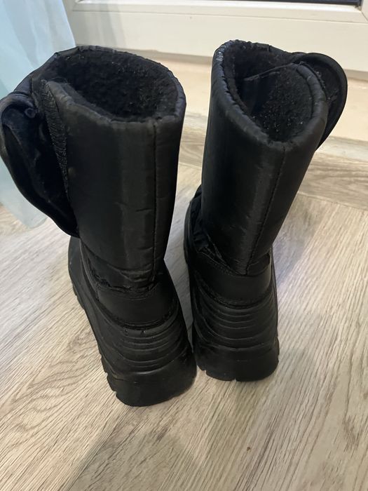 Зимові чоботи жіночі