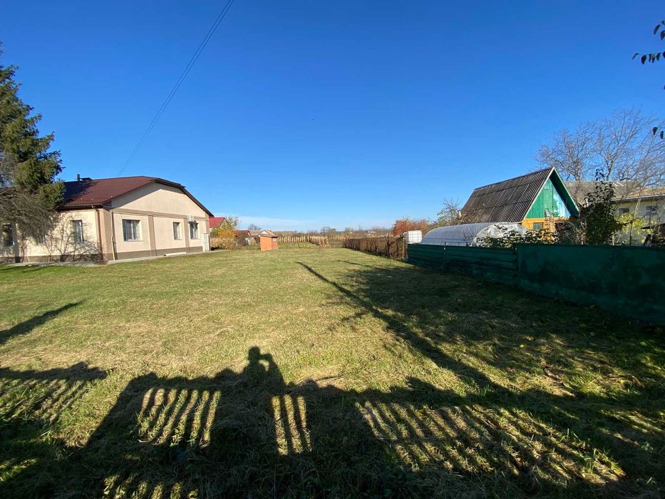 Продається земельна ділянка комерційного призначення в Бохониках