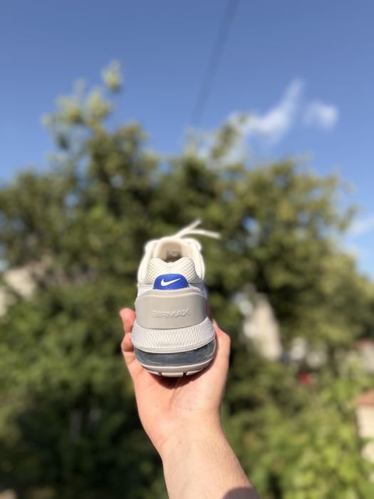 Продам оригінальні кросівки Nike жіночі