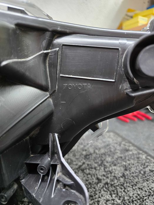 Farol Toyota Rav4 2018