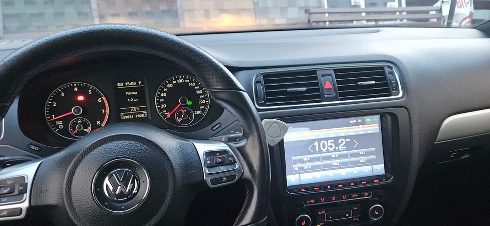Продам Volkswagen Jetta JLI  2012