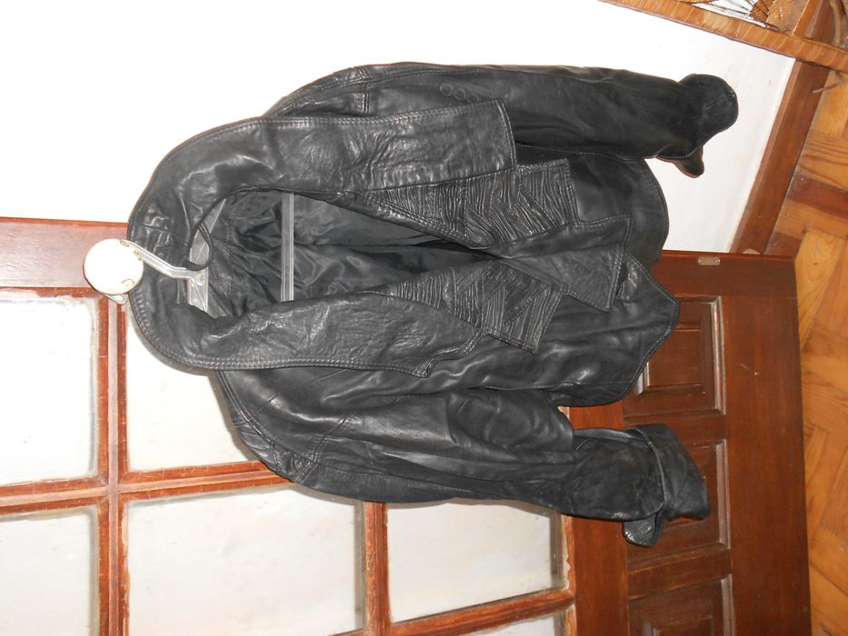 Casaco bolero em pele vintage