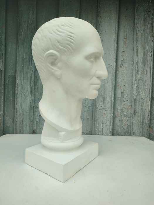 Голова Юлия Цезаря гипсовая скульптура