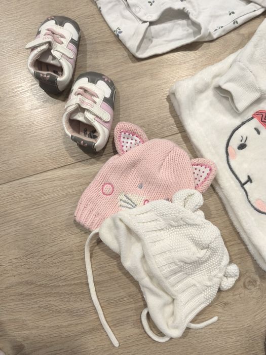 Paka ubrań 62 body, spodnie bluza, czapki