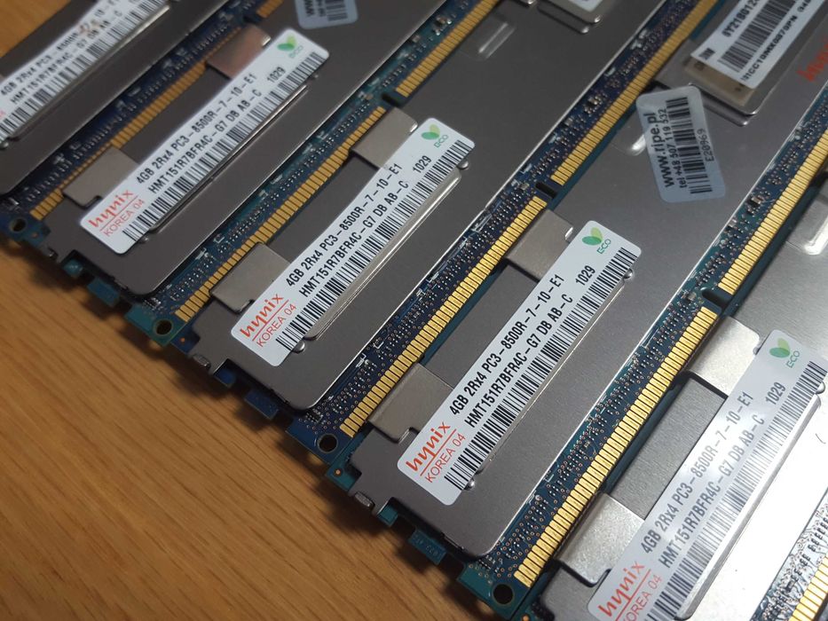 Serwerowe 2 procesory Xeon E5540 Ram 32GB 8x4gb i 2 dyski SAS 2x 300GB
