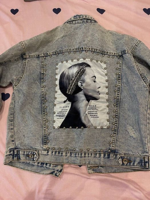 Продаж жіночої джинсової куртки