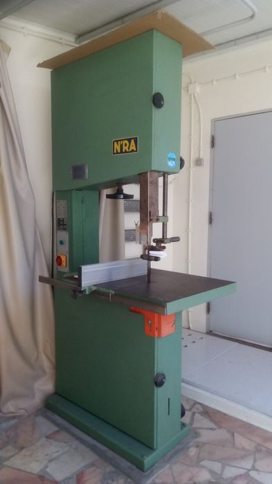 Serra de fita trifásica